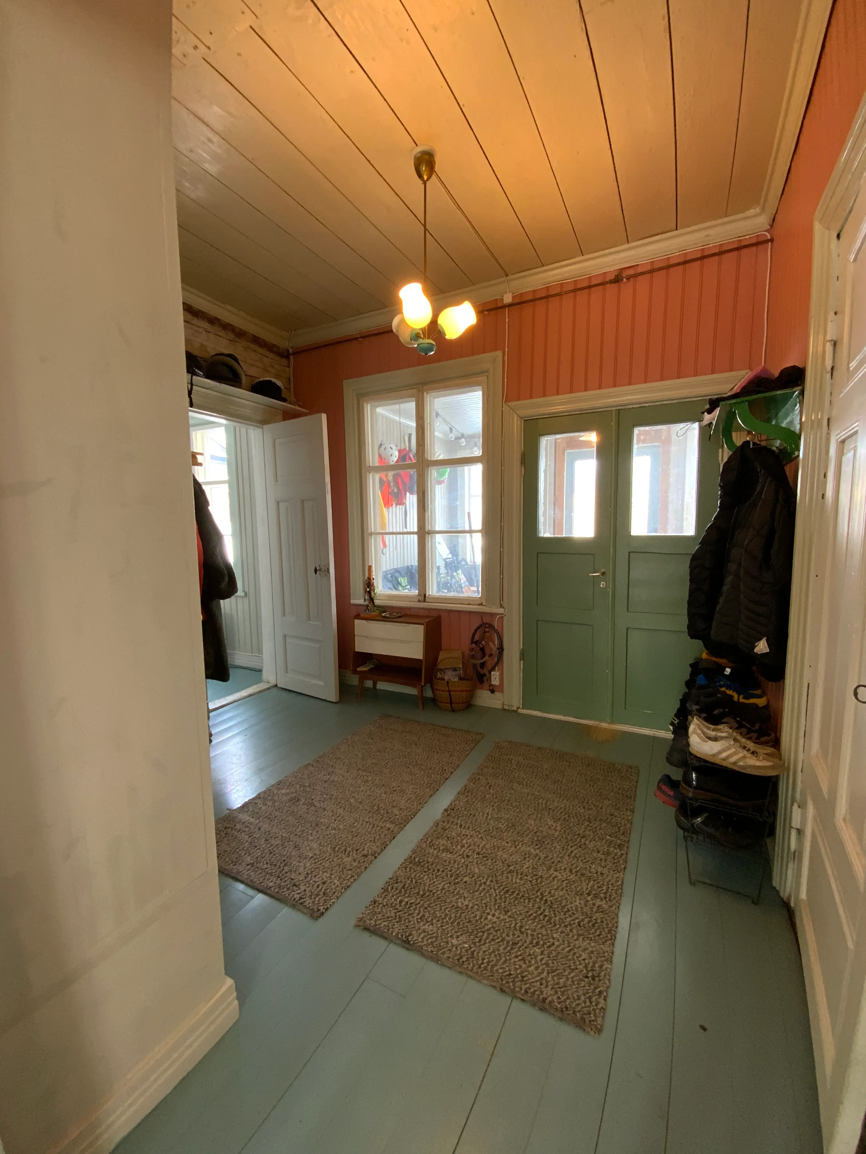 Eteinen — kuva 1/3